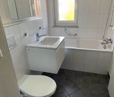 Neue 2-Zimmer Wohnung komplett saniert ruhig gelegen, Nähe Bahnhof - Photo 2