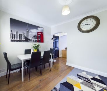 3 bedroom semi-detached house to rent - Photo 2