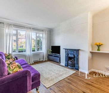 Minchin Close, Leatherhead, Surrey, KT22 - Photo 2