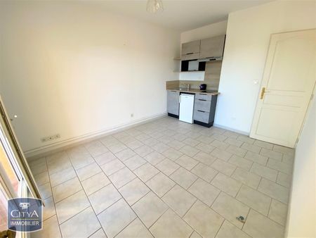 Location Appartement 2 pièces 37m² PORT ST LOUIS DU RHONE 13230 - Photo 4
