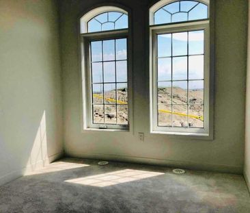 For Lease - 7 Heswall Lane, Newmarket, Ontario - Photo 3