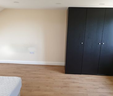 1 Bed Flat, Argyle Road, IG1 - Photo 2