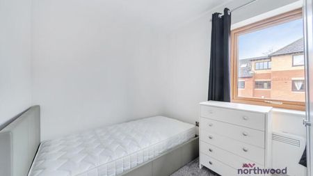 2 bedroom flat to rent - Photo 4