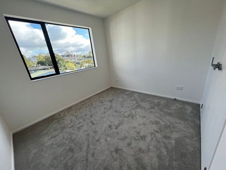 Glen Eden, 3 bedrooms - Photo 4