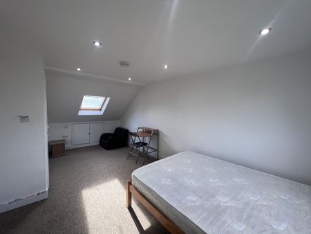 House share to rent - Photo 4