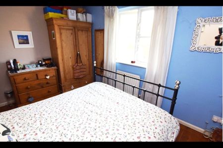 2 Bed Semi-Detached House, Grange Close, LS10 - Photo 4