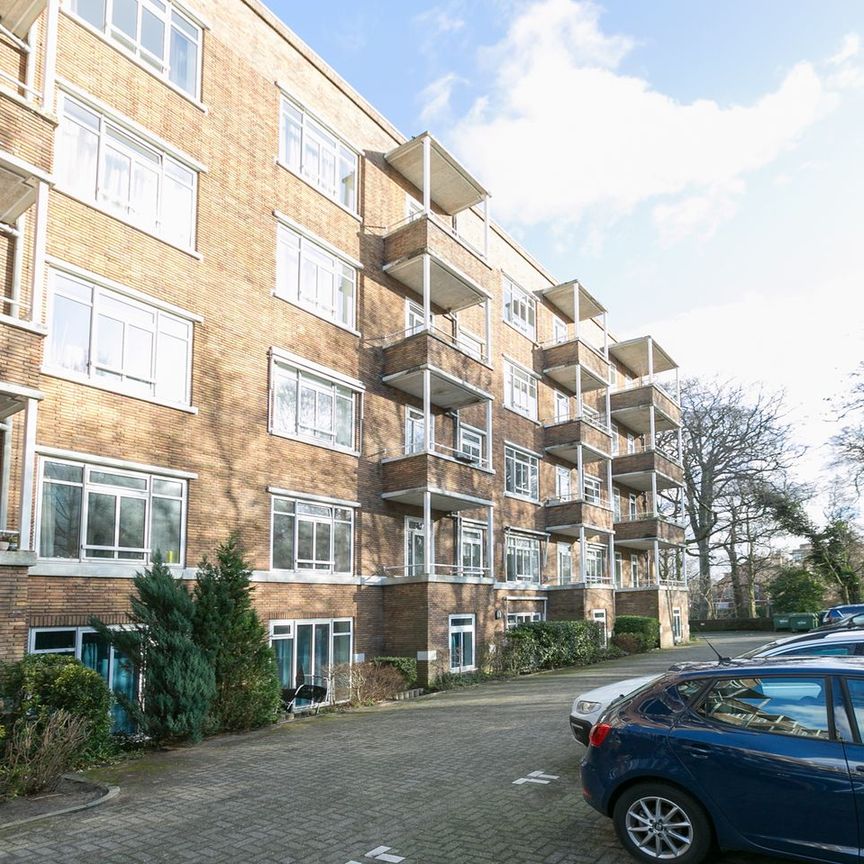 Appartement te huur: Van Alkemadelaan 462 2597 AV Den Haag - Photo 2