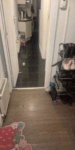 Room in a Shared House, Robinhood Way, SW15 - Photo 4