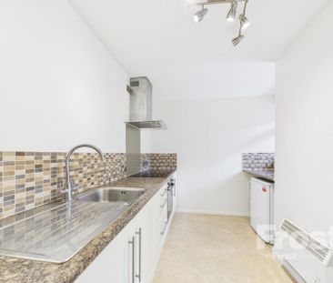 Cobblers Close, Blackpond Lane, Farnham Royal,SL2 - Photo 3