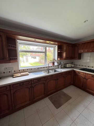 Room in a Shared House, Walm Lane, NW2 - Photo 2
