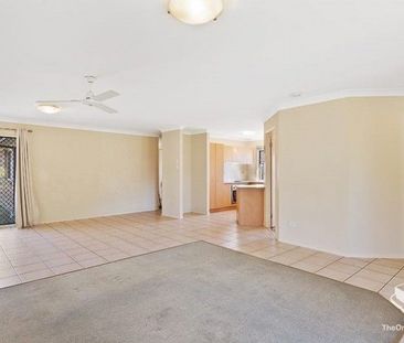 4 Bedroom Home. Positioned on a quiet street within a convenient di... - Photo 2