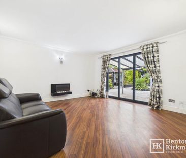 4 bedroom detached house to rent - Photo 2