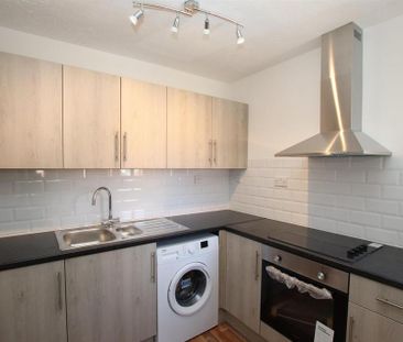 1 bedroom flat to rent - Photo 4