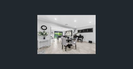 Luxury Family Living with Pool, Multiple Ensuites & Endless Space - Photo 2