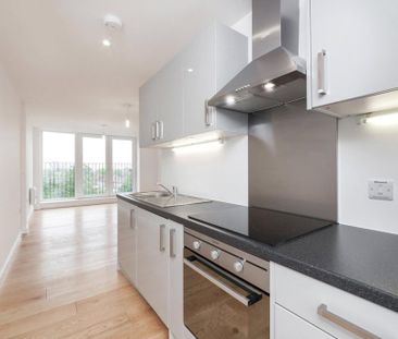 2 bedroom penthouse to rent - Photo 3