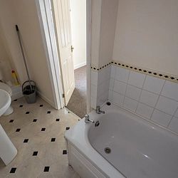 High Street, Dover, CT16 1DP, Kent - Photo 3