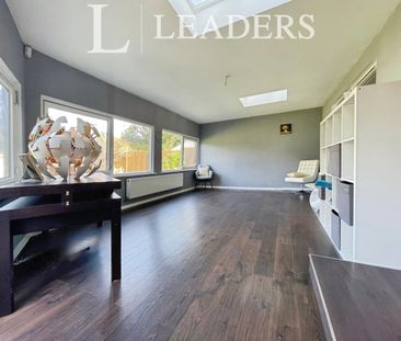 4 bedroom detached to rent Powers Hall End, Witham - Photo 4