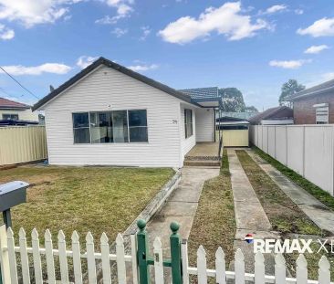 “Charming Blacktown Family Home with a FULL Makeover!” - Photo 5
