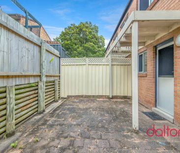 Three Bedroom Townhouse in Perfect Location! - Photo 5