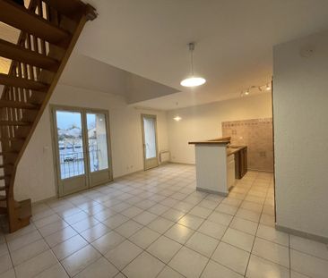 Location Appartement 2 pièces 41m² PERNES LES FONTAINES 84210 - Photo 2