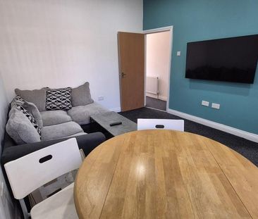 5 bedroom terraced house to rent - Photo 1