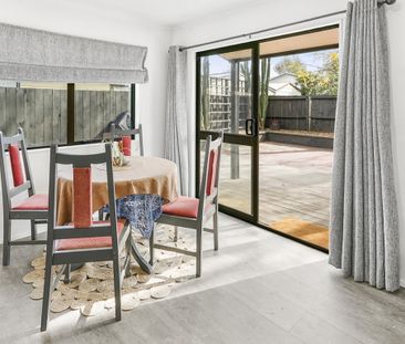 Located in the heart of Fairfield on Claude Street, this spacious f... - Photo 6