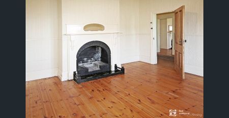 Character home on 1 acre! - Photo 3