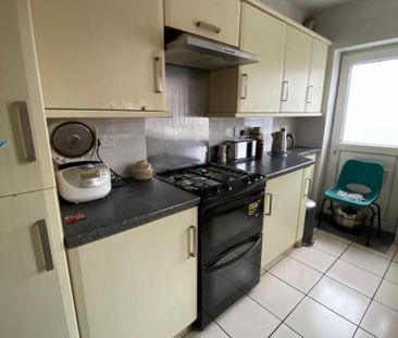 3 bedroom semi-detached house to rent - Photo 6