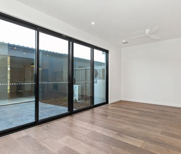 Low Maintenance Contemporary Living! - Photo 6