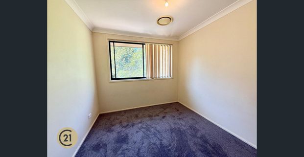 Walk To Cherrybrook Station, Close to Buses, Central Location - Photo 1