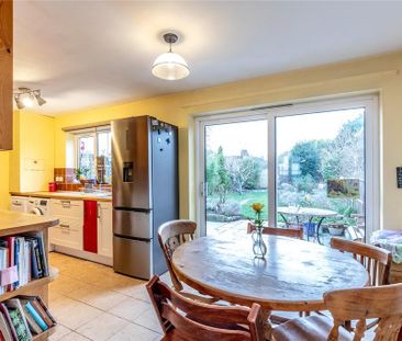 3 bedroom semi-detached house to rent - Photo 3