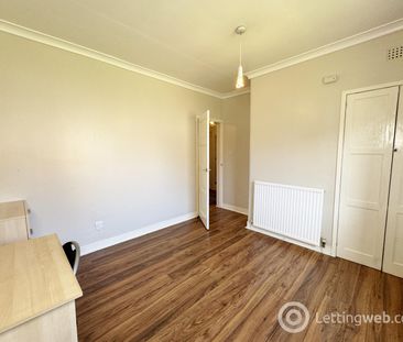 3 Bedroom Flat to Rent - Photo 6