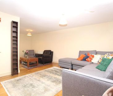 3 bedroom terraced house to rent - Photo 2