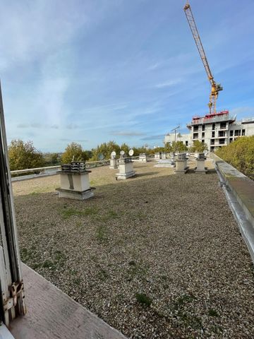 LOCATION - 2 PIECES - PARKING - Photo 2