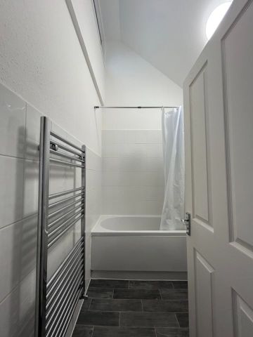 Room in a Shared House, Windsor Crescent, HA9 - Photo 4