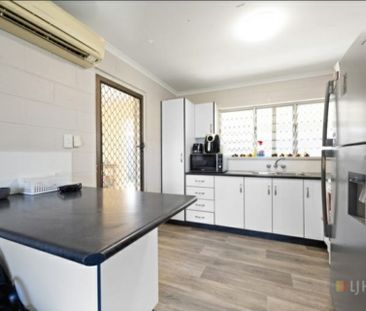 Renovated Two-Bedroom Unit in a Quiet Andergrove Court - Photo 5