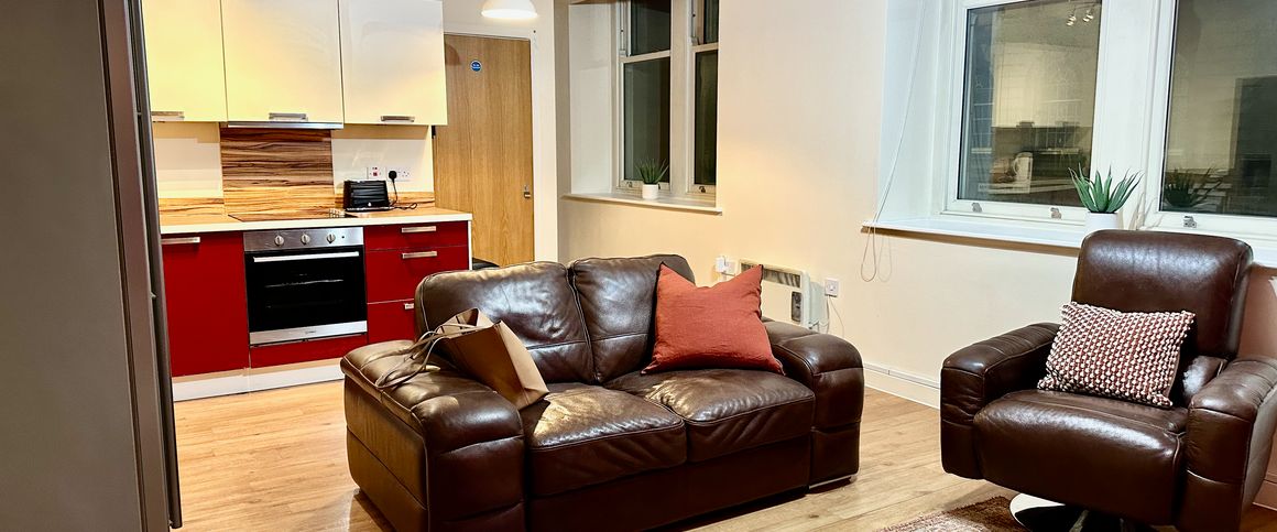 Town Centre Ensuite Free Netflix & Disney+ 🏡📲 Room 3 - Photo 1