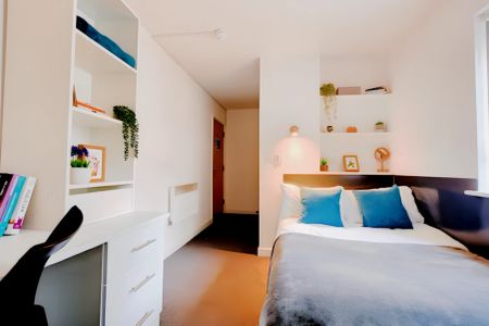 Two bed basic - Photo 2