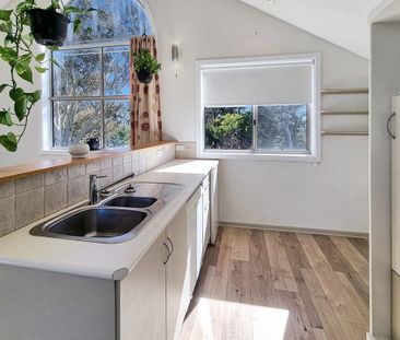 Light and airy country cottage - Photo 2