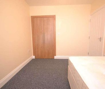 Pitcroft Avenue, University Area, RG6 - Photo 6