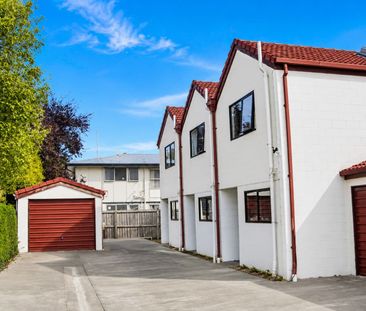 Two Bedroom Townhouse - Photo 4