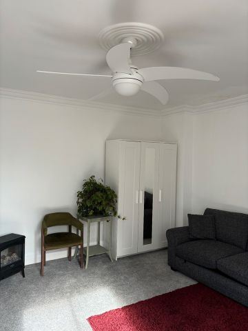 1 Bed Flat, Brunswick Square, BN3 - Photo 2