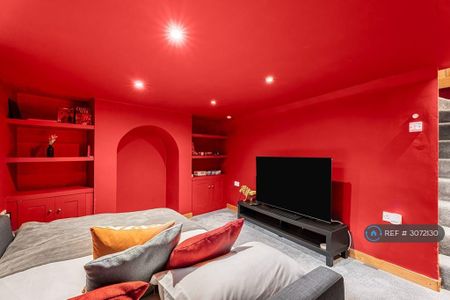3 bedroom terraced house to rent - Photo 2