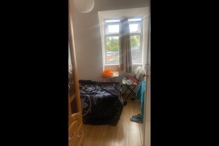 Room in a Shared Flat, Purley Way, CR0 - Photo 2