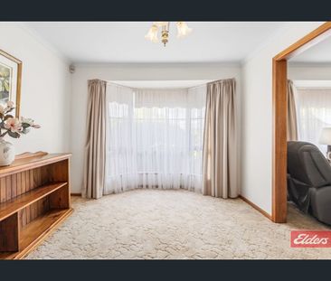 LOVELY HOME - GREAT LOCATION - Photo 3