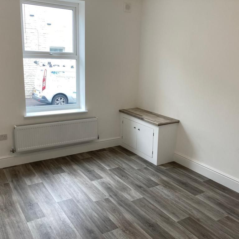 2 bed end of terrace house to rent in Grange Street, Burnley, BB11 - Photo 1