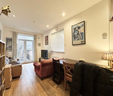 3 Bedroom Apartment, Stanstead Road, London - Photo 1