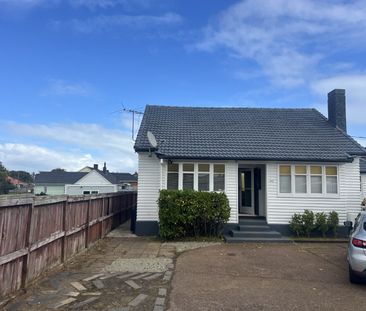 For Rent – Renovated 3-Bedroom Home in the Heart of Ōtāhuhu - Photo 3