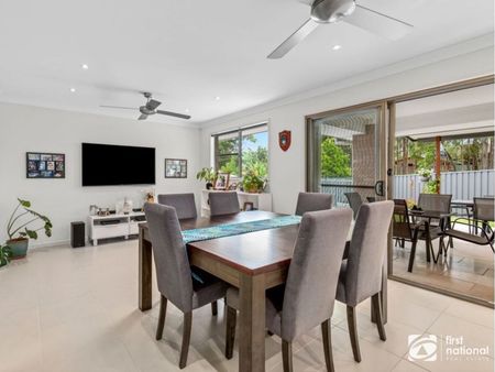 Your family oasis awaits - Photo 3
