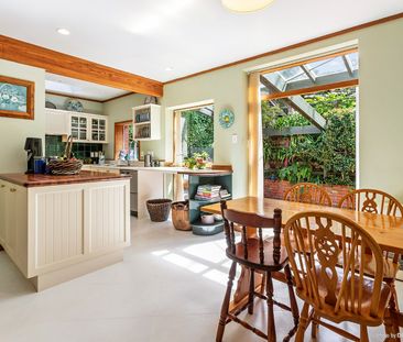 9 Fitzroy Street, Wadestown - Photo 5